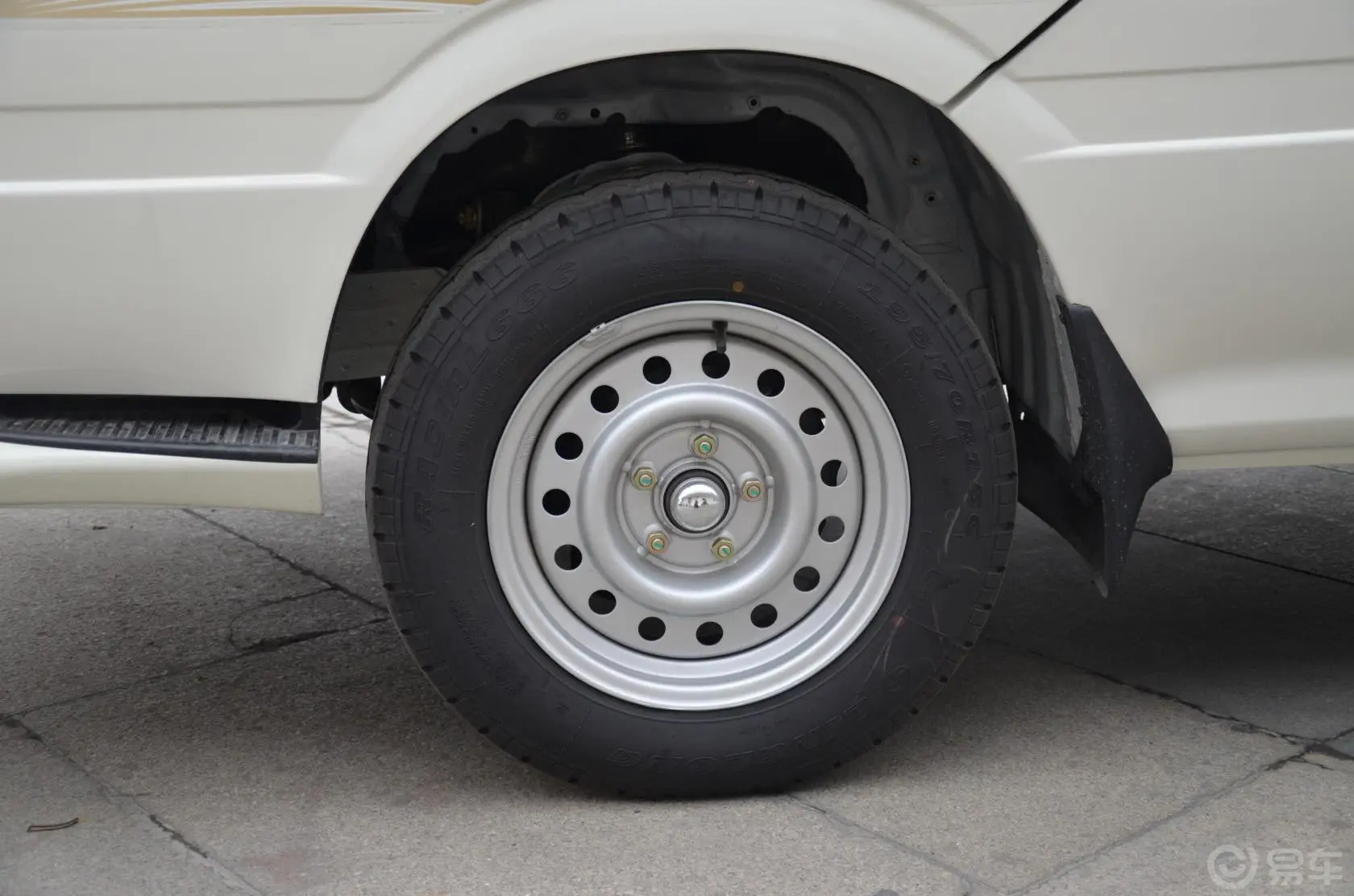 金威2.5L 手动 柴油车型-短途客运/单位通勤轮圈