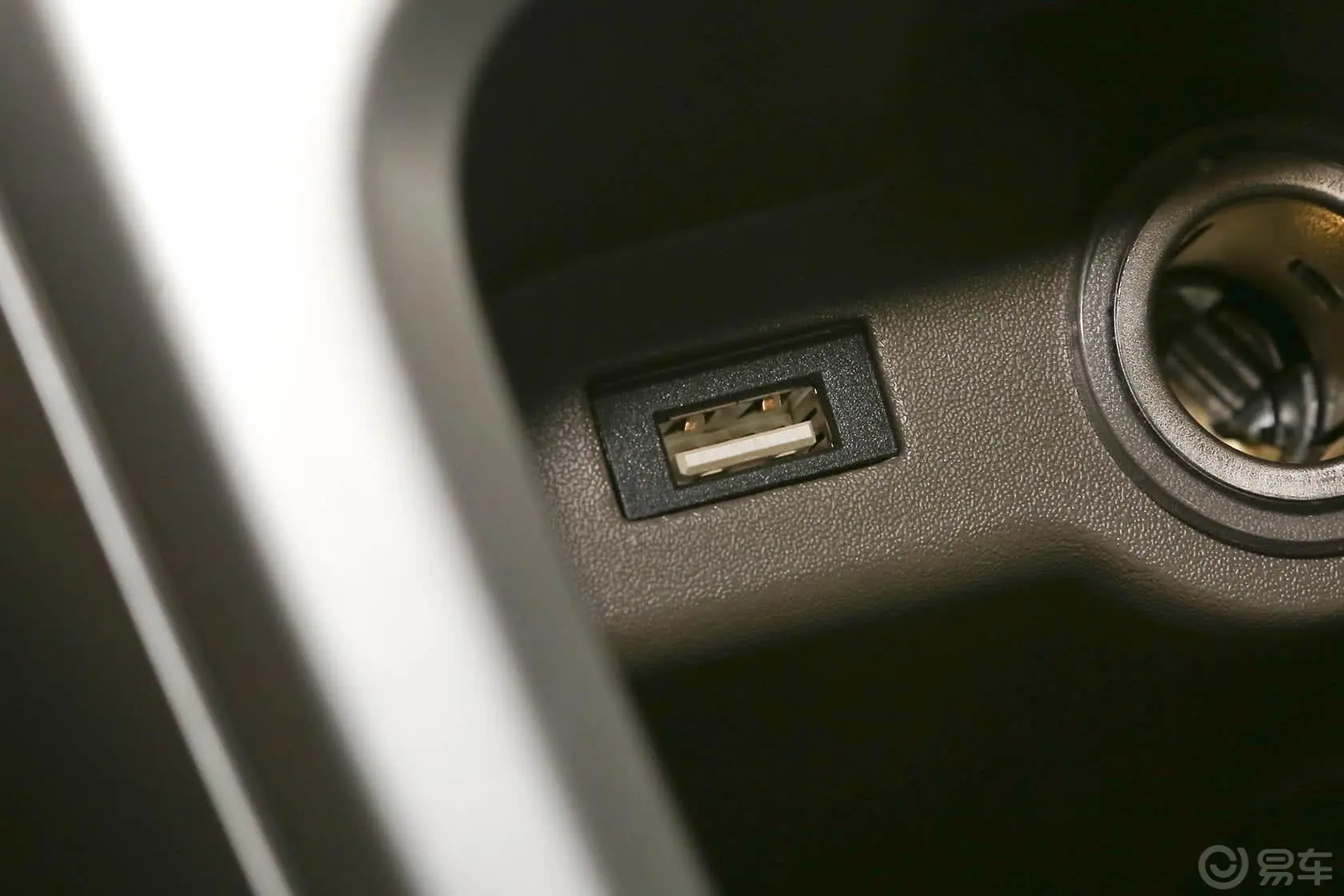 英朗GT 1.6L 手自一体 时尚型USB接口