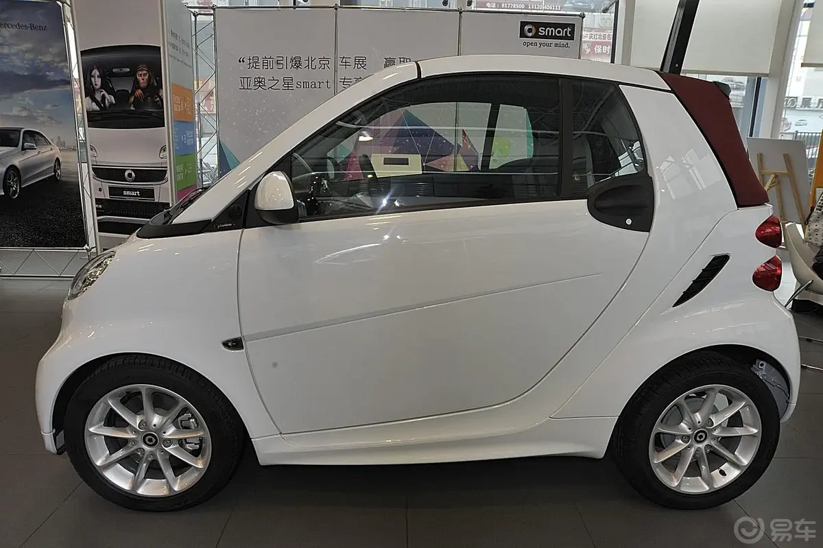 smart fortwo1.0T 敞篷激情版正侧车头向左水平