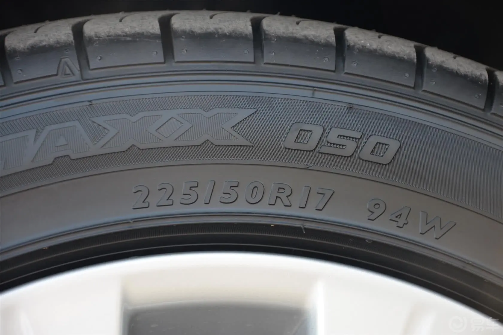 雷克萨斯GS300h 领先版轮胎规格