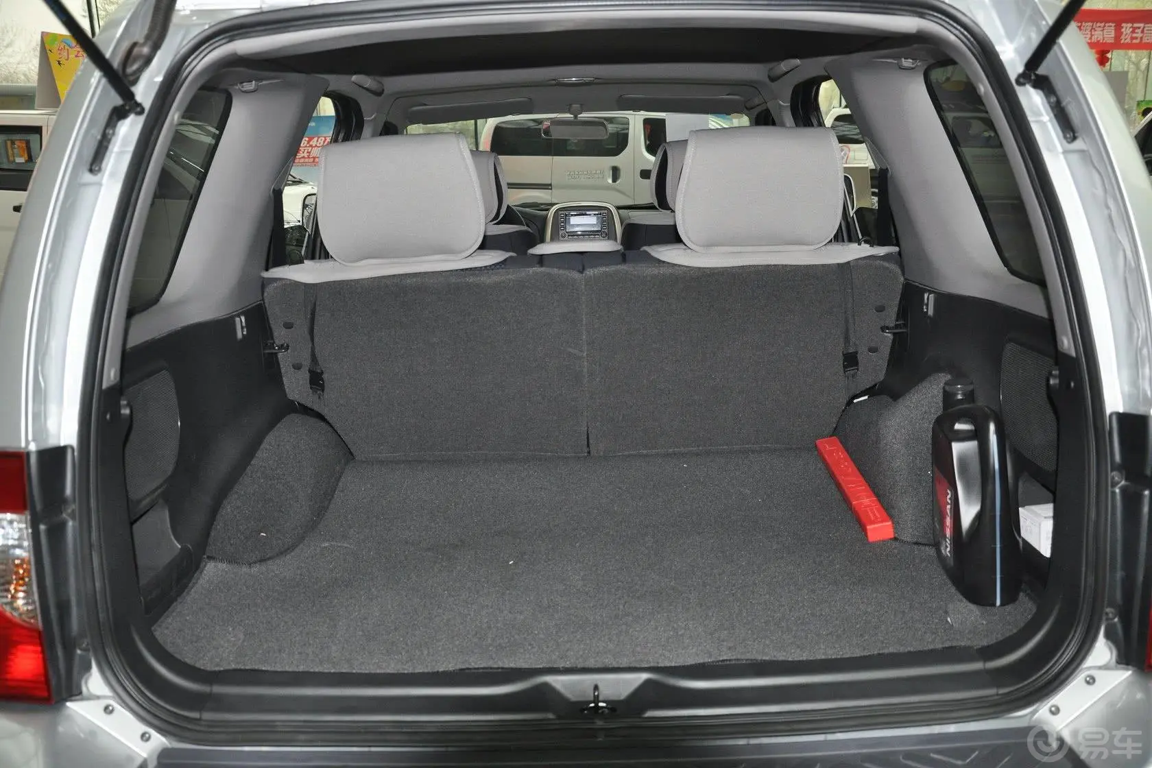 日产帕拉丁2.4L 手动 四驱 标准版 国五行李箱空间