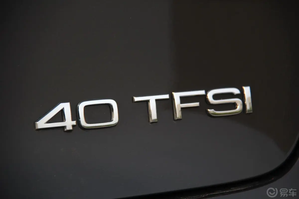 奥迪A3(进口)Limousine 40 TFSI S line 舒适型尾标