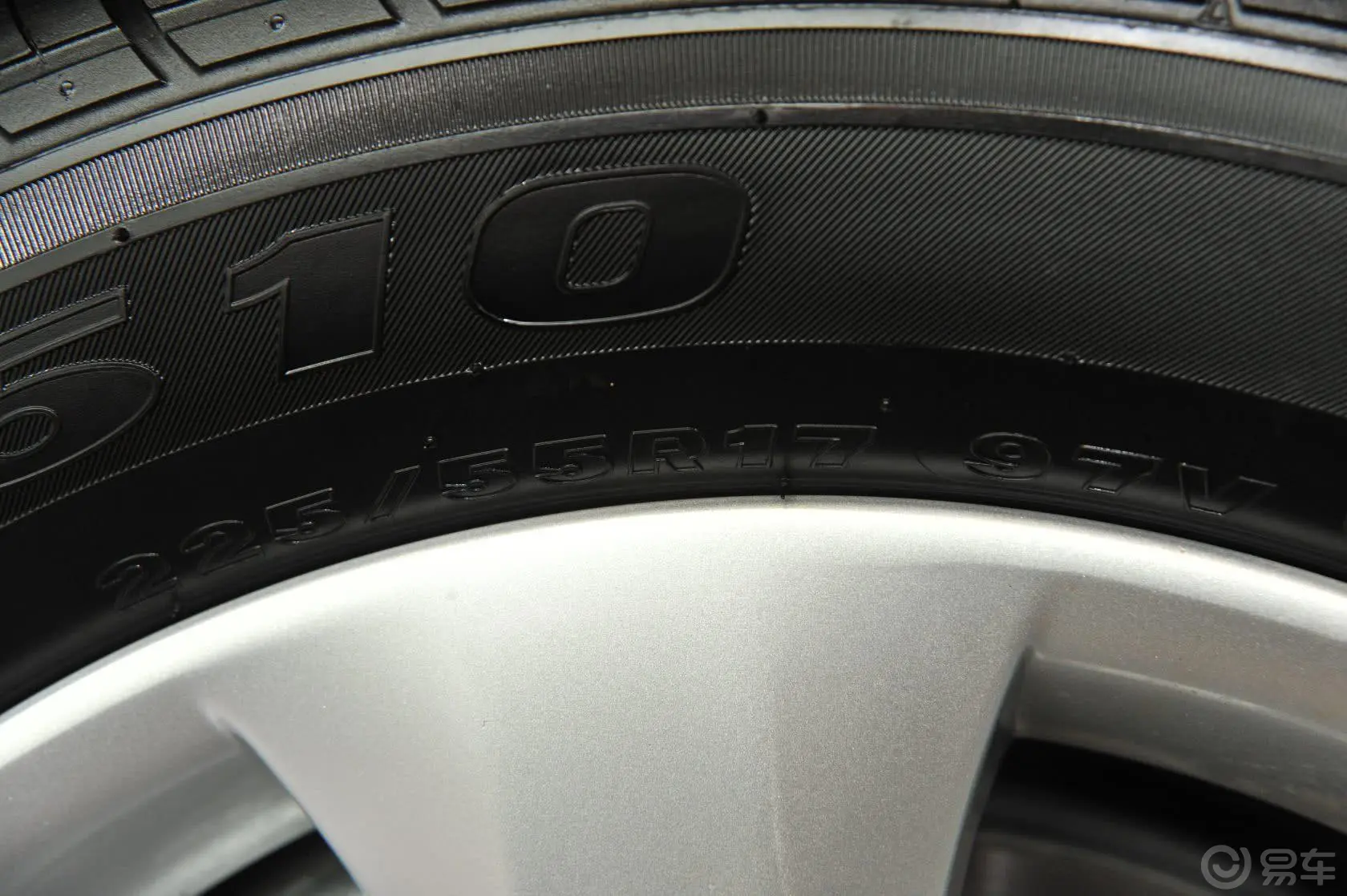 君威1.6T 自动 时尚技术型轮胎规格
