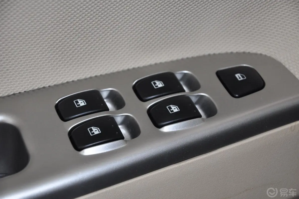 骏捷FSV1.5L 自动 舒适型 新锐版车窗升降键