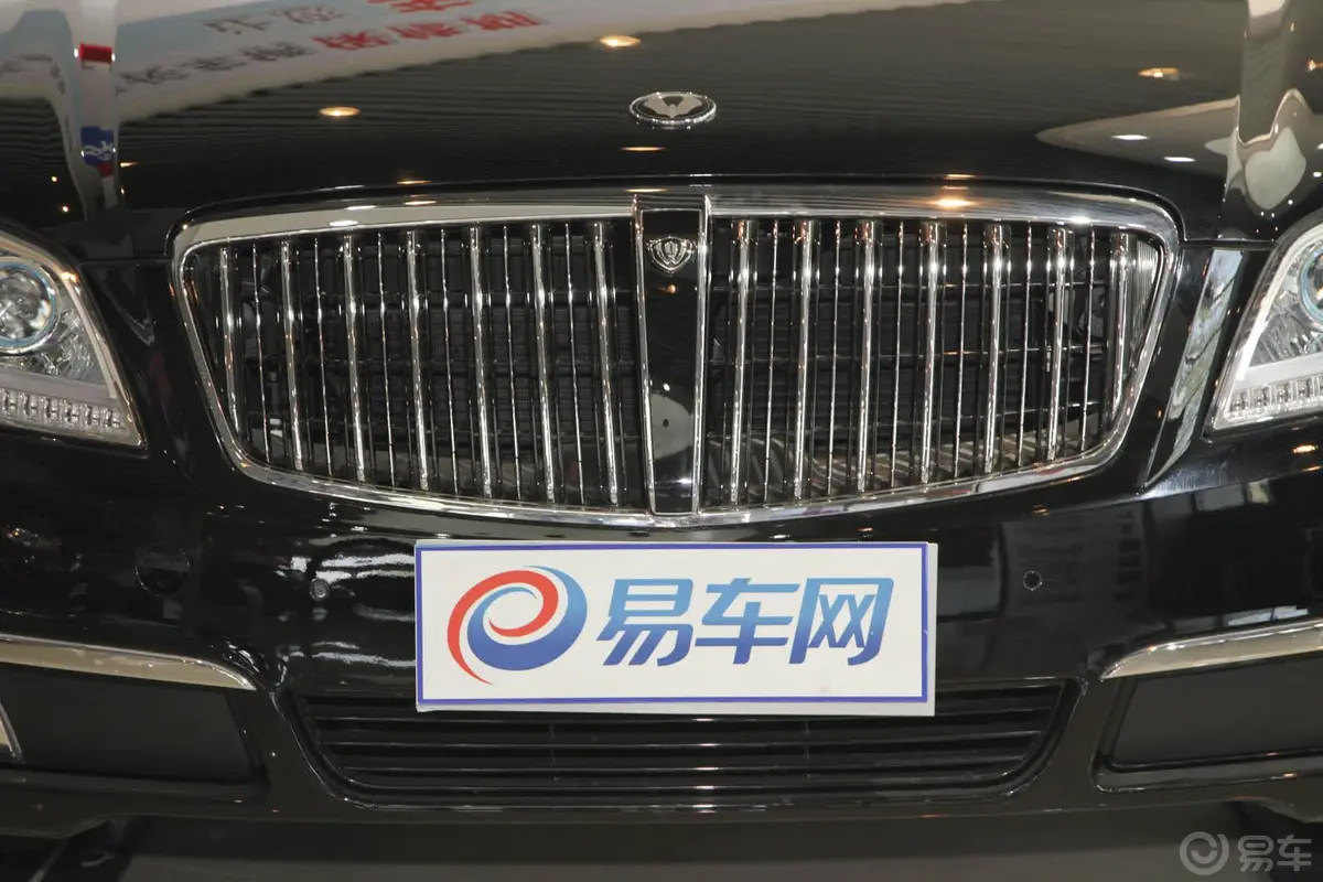 主席3.6L 自动 G36D CW700L 加长版前格栅侧俯拍