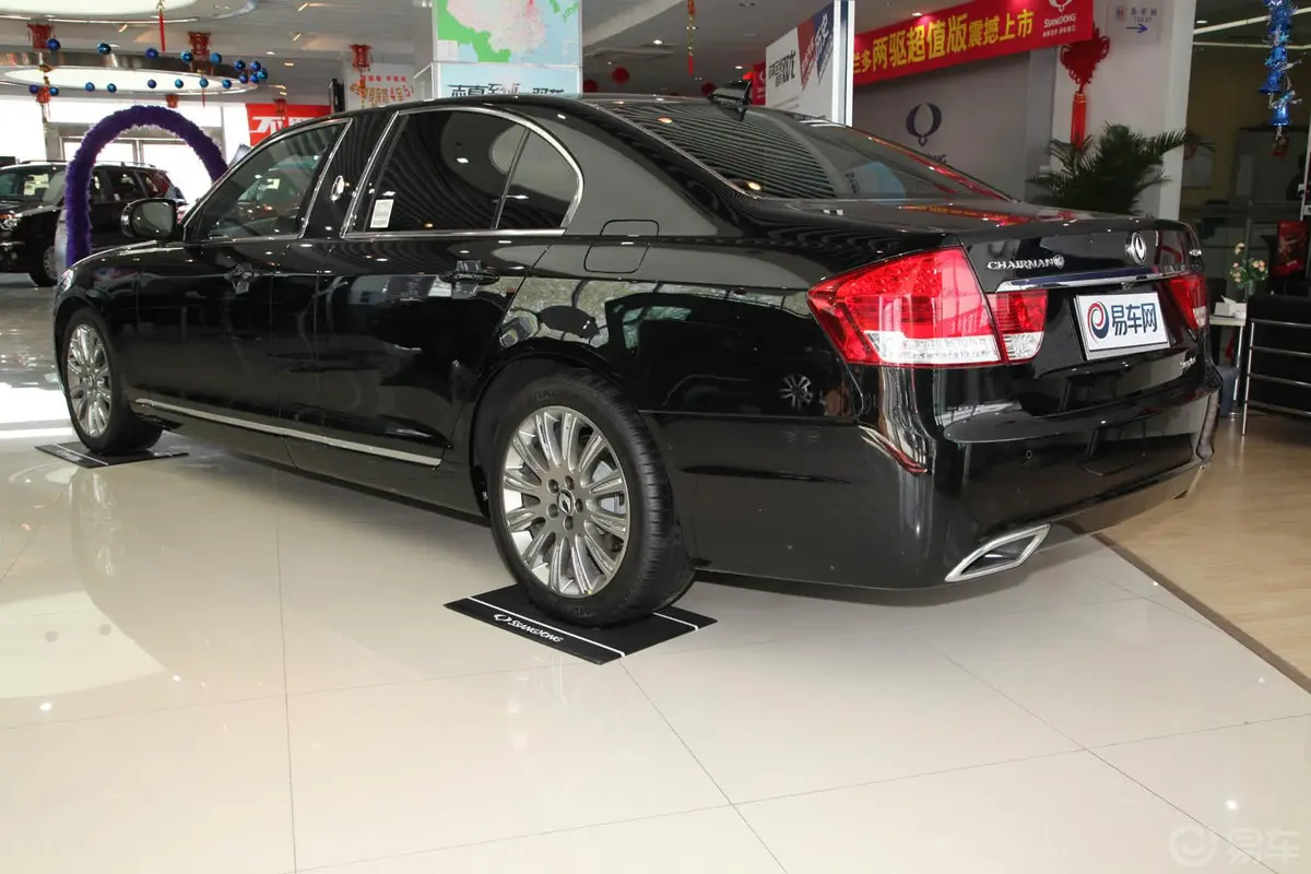 主席3.6L 自动 G36D CW700L 加长版侧后45度车头向左水平