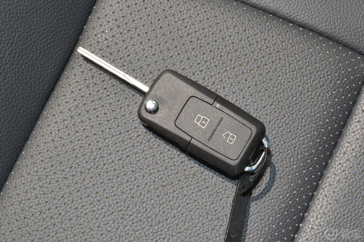 众泰Z3001.5L 都市版 手动 尊贵型钥匙