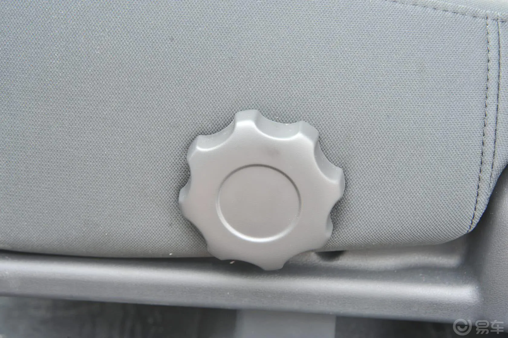 MG51.5L 自动 领航版座椅调节键