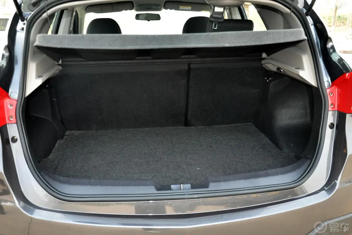 海马S51.6L 手动 智炫型行李箱空间