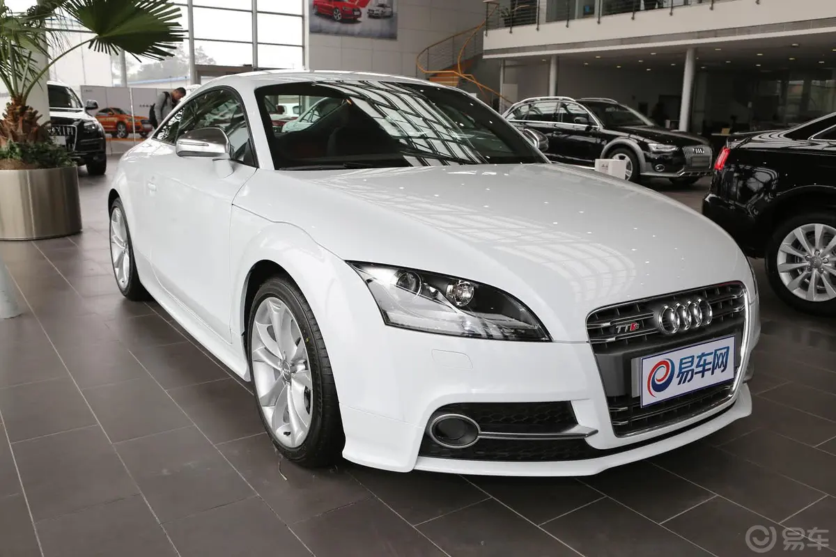 奥迪TTTTS Coupe 2.0TFSI quattro外观