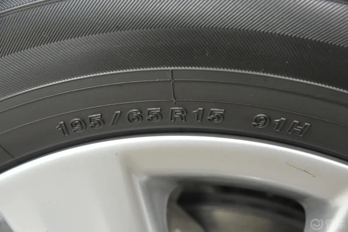 卡罗拉1.6L GL至酷版 4AT轮胎规格