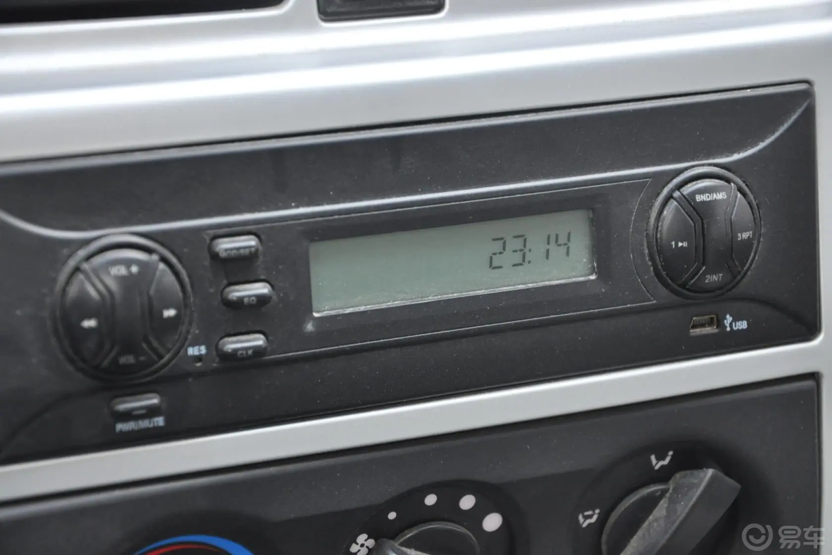 众泰V101.2L 手动 标准版音响