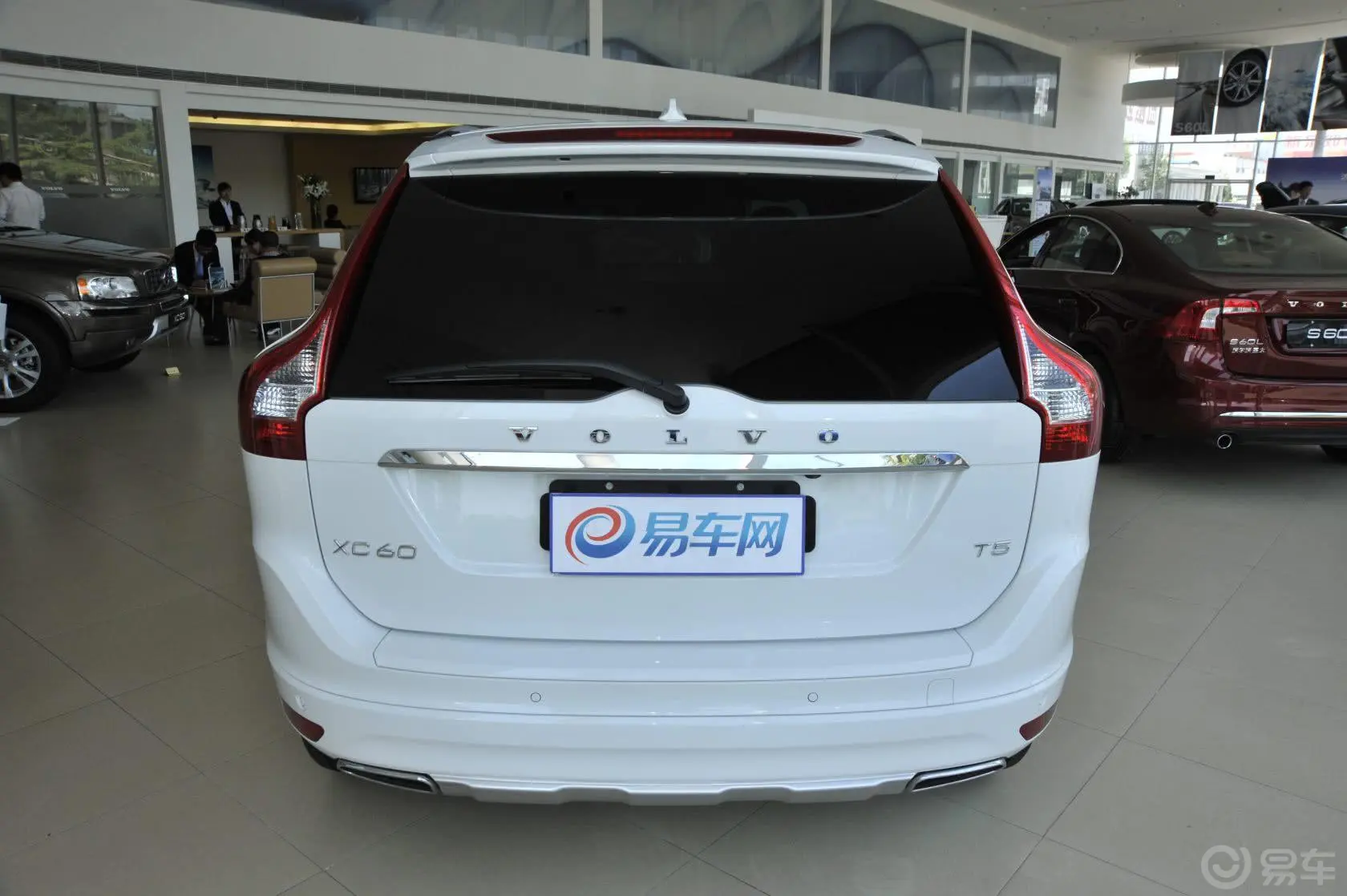 沃尔沃XC60(进口)2.0T T5 智雅版正后水平