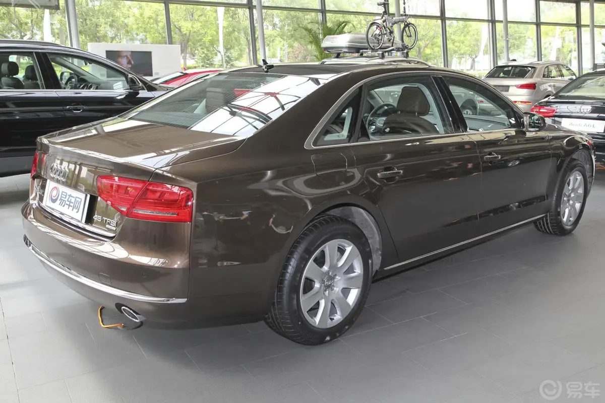 奥迪A8A8L 45 TFSI quattro舒适型侧后45度车头向右水平