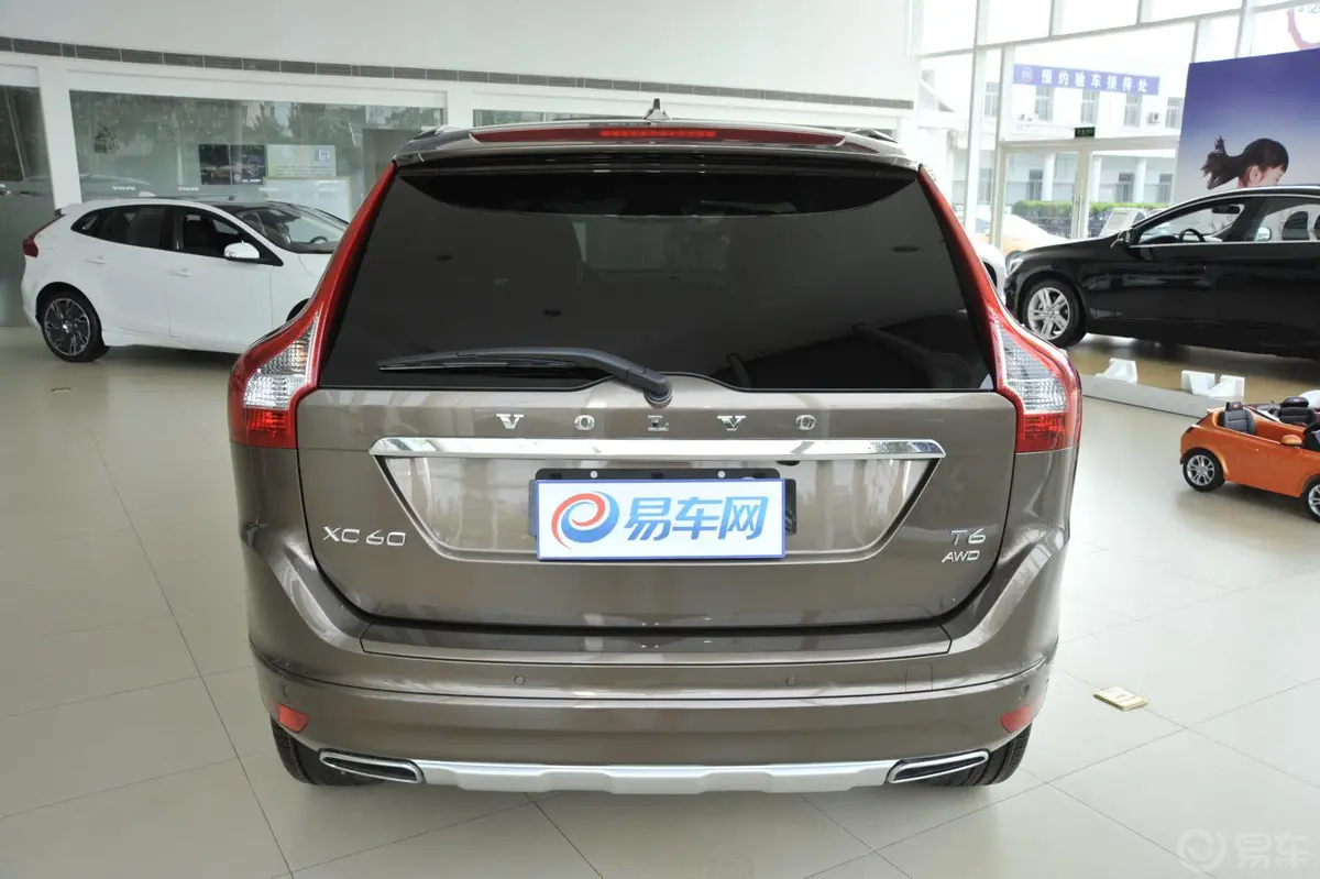 沃尔沃XC60(进口)3.0T T6 AWD 个性运动版正后水平