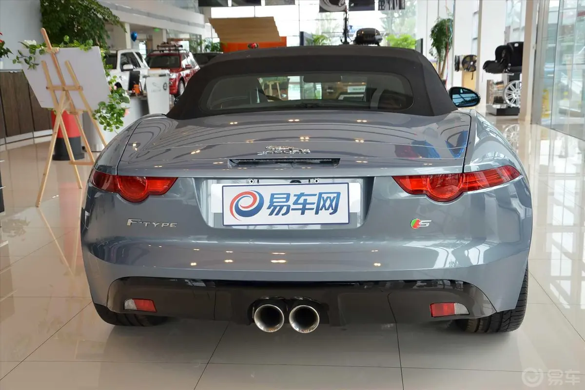 捷豹F-TYPE3.0T V6 S Coupe正后水平