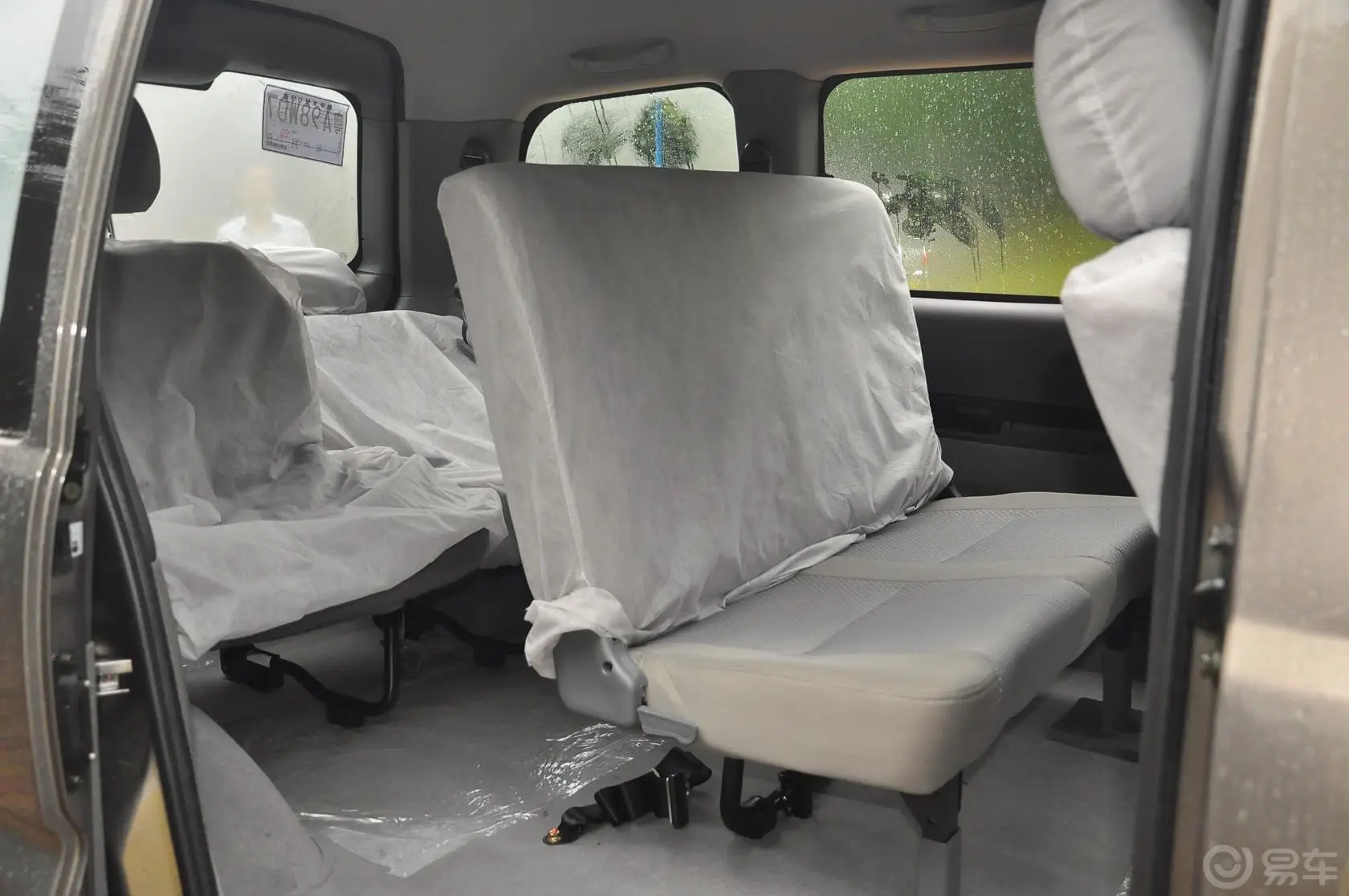 菱智V3 1.5L 手动 7座舒适型后排座椅