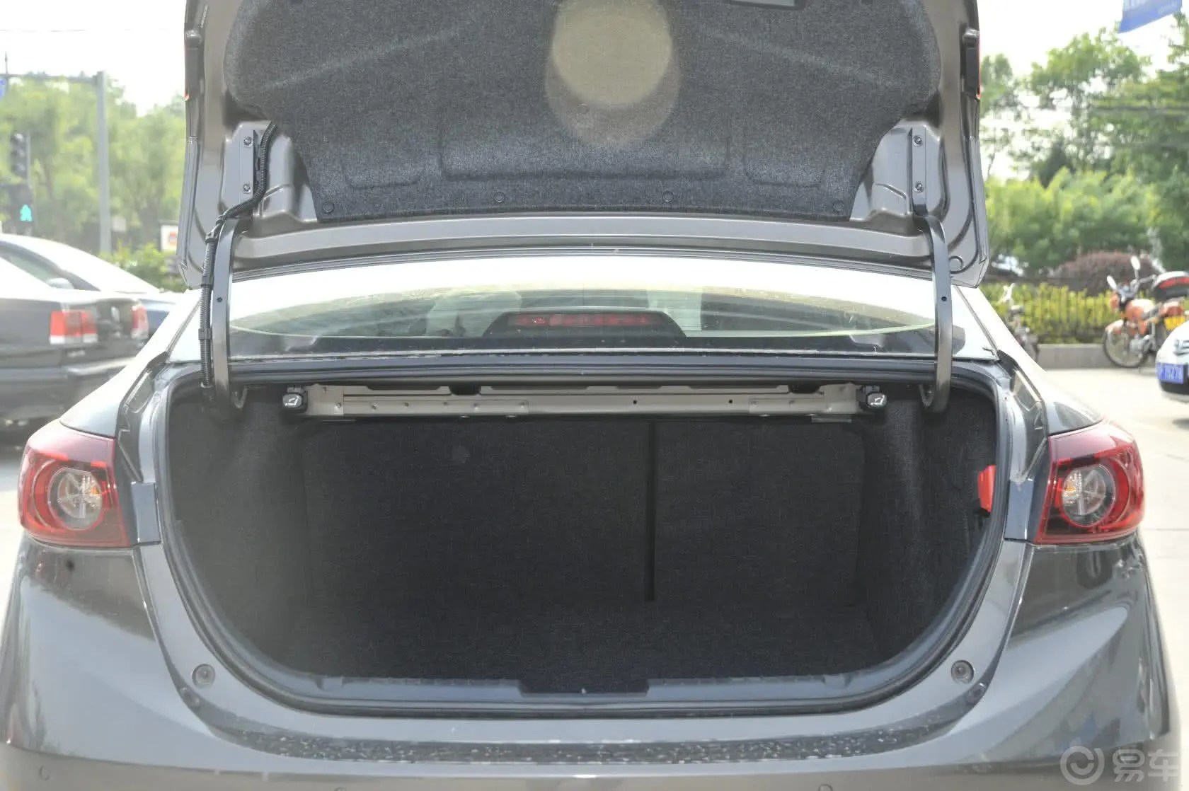 马自达3 昂克赛拉三厢 1.5L 自动 尊贵型行李箱空间