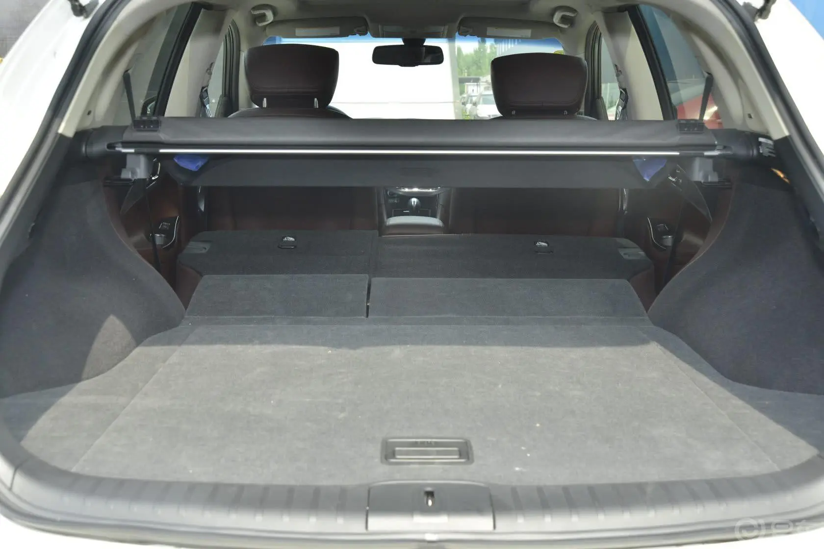 英菲尼迪QX50(进口)2.5L 自动 两驱 优雅版行李箱空间