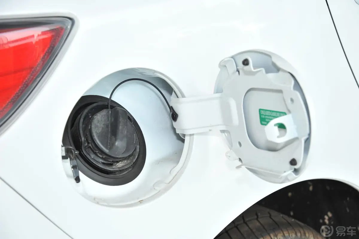 马自达3 星骋两厢 2.0L 自动 豪华运动型油箱盖