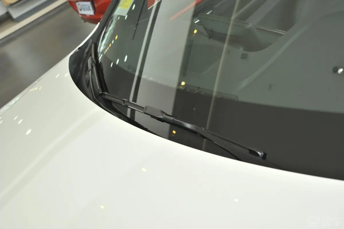 宝马4系双门轿跑车 428i 运动设计套装雨刷器（前）