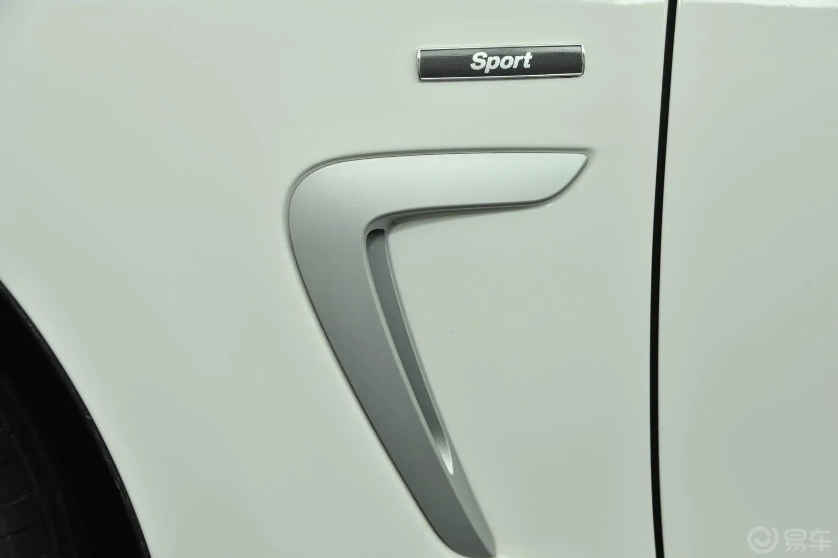 宝马4系双门轿跑车 428i 运动设计套装外观