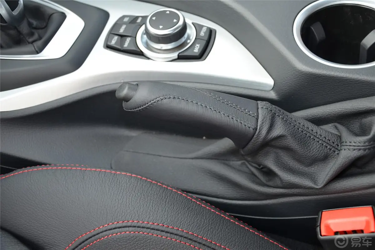 宝马X1xDrive20i 运动设计套装驻车制动（手刹，电子，脚刹）