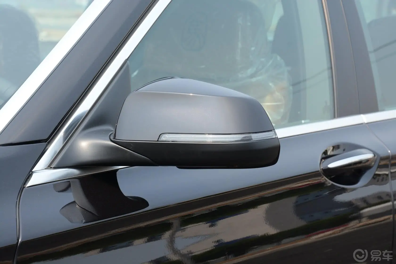 宝马7系740Li xDrive 马年限量版后视镜转向灯（前）