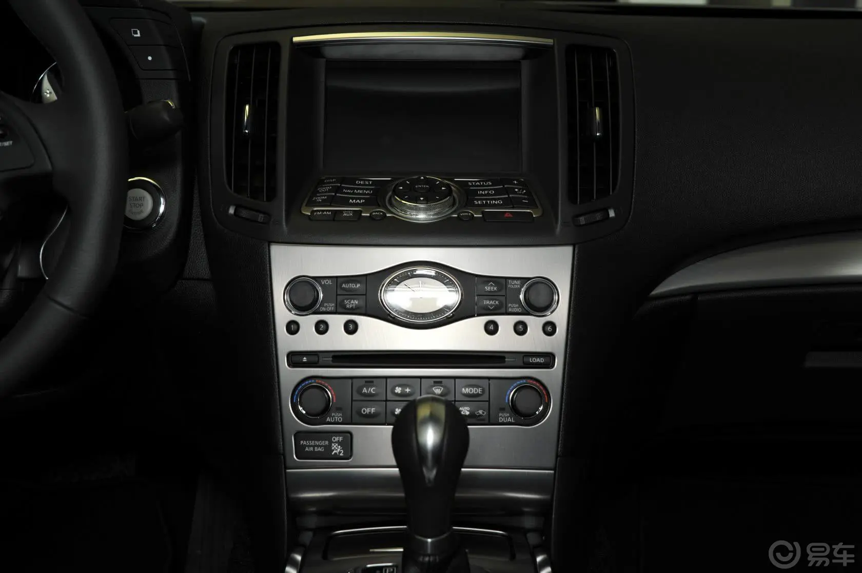 英菲尼迪G系25 Sedan 豪华运动版中控台整体