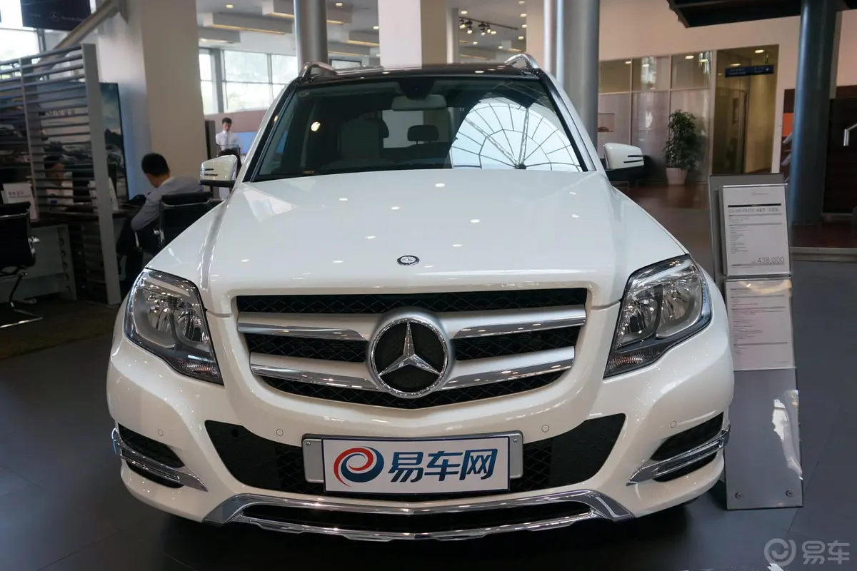 奔驰GLK级GLK 300 3.0L 自动 动感型天窗版外观