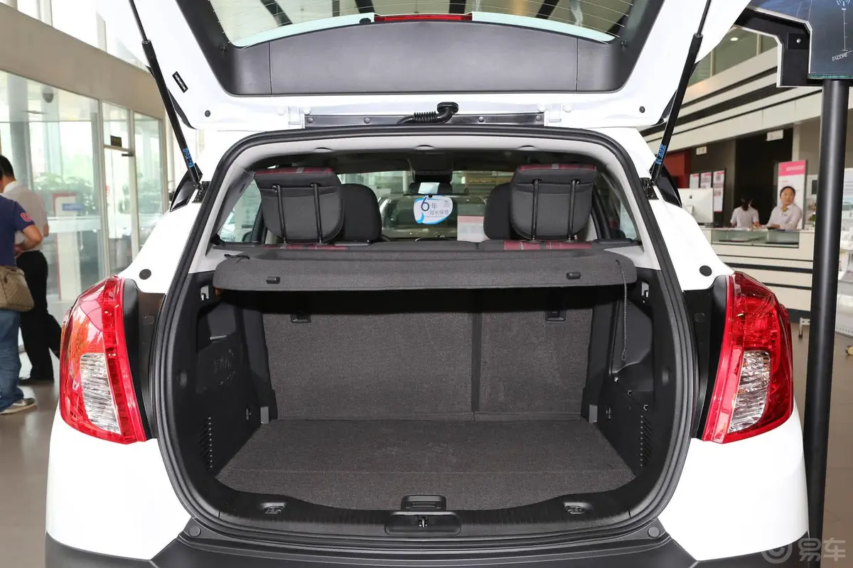 昂科拉1.4T G 手动 两驱 都市进取型行李箱空间