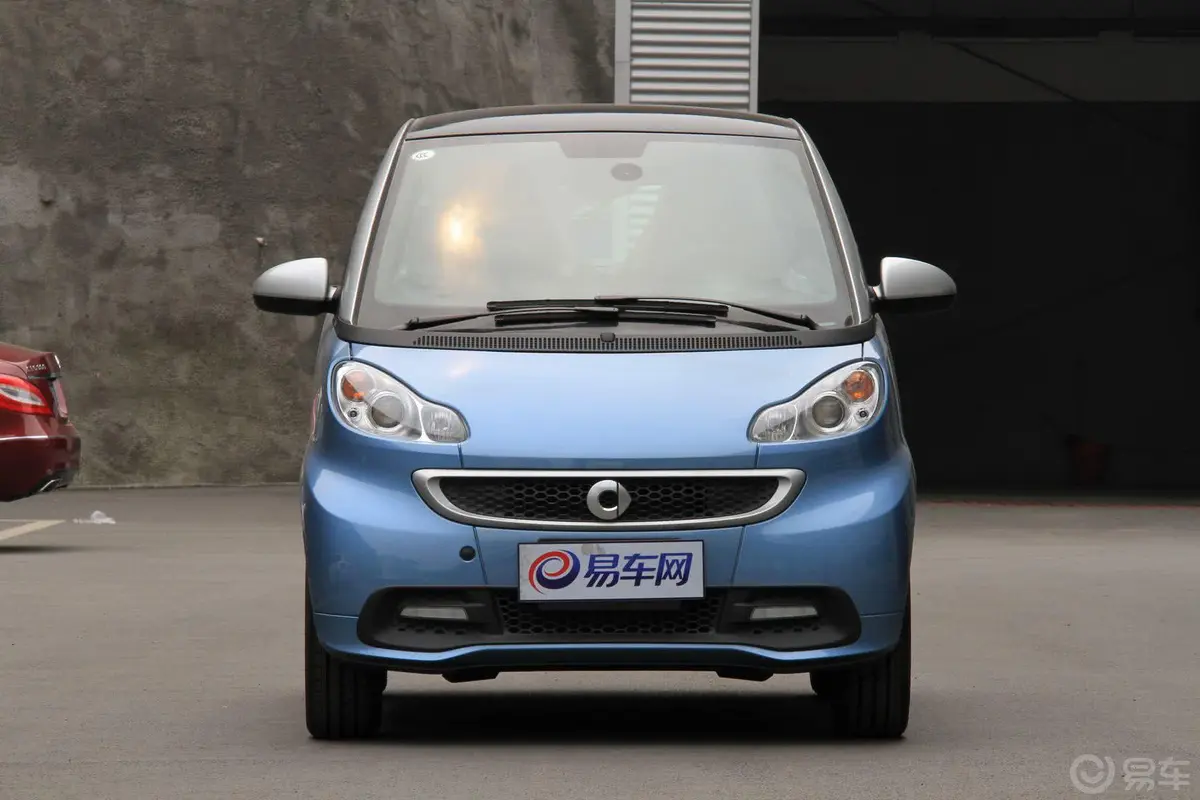 smart fortwo1.0T 硬顶激情版正前水平