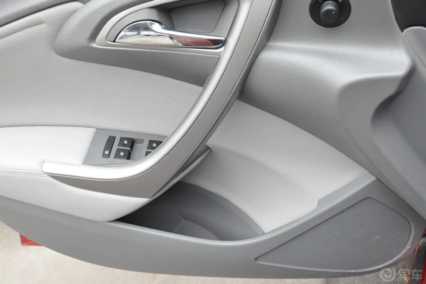 英朗XT 1.6L 自动 舒适版驾驶员门储物盒