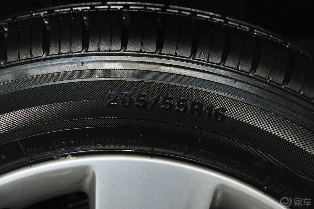 朗动1.6L 自动 尊贵型轮胎规格