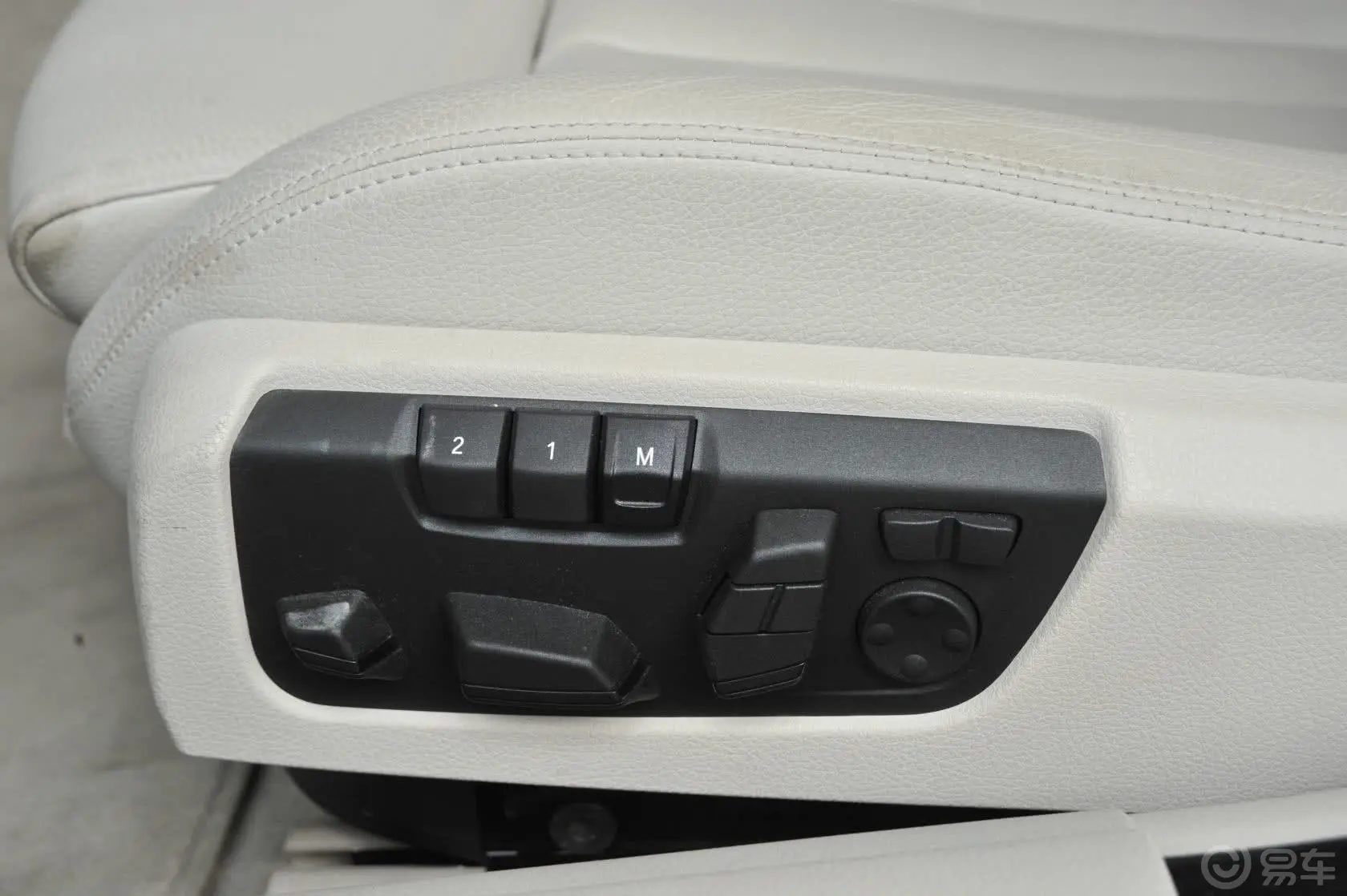 宝马6系640i Gran Coupe座椅调节键