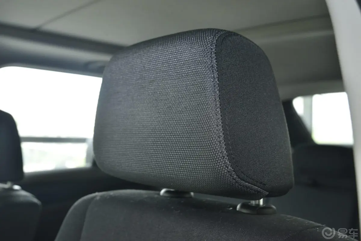 宝马X1sDrive18i 运动设计套装驾驶员头枕