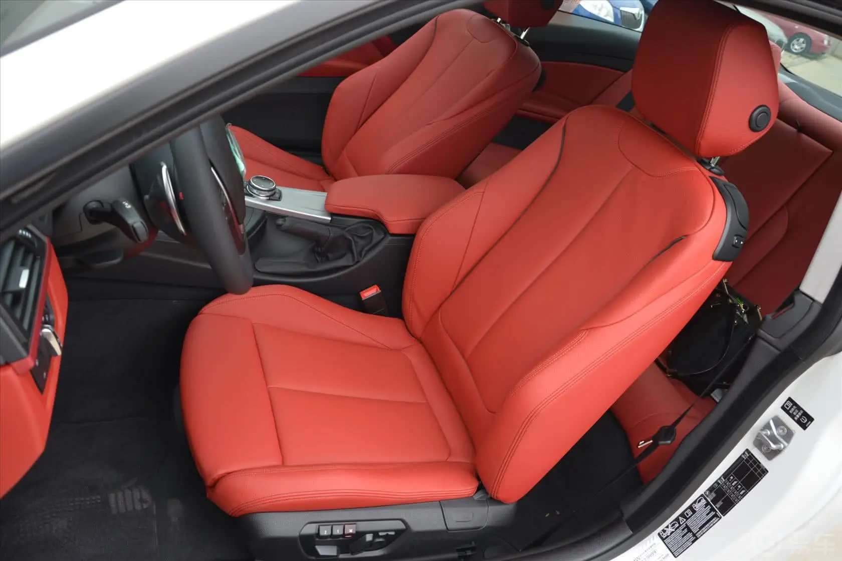 宝马4系双门轿跑车 435i xDrive 运动设计套装驾驶员座椅