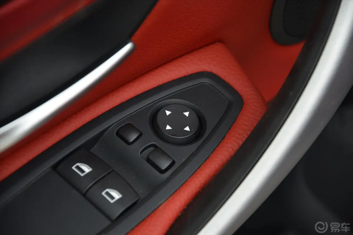 宝马4系双门轿跑车 435i xDrive 运动设计套装外后视镜控制键