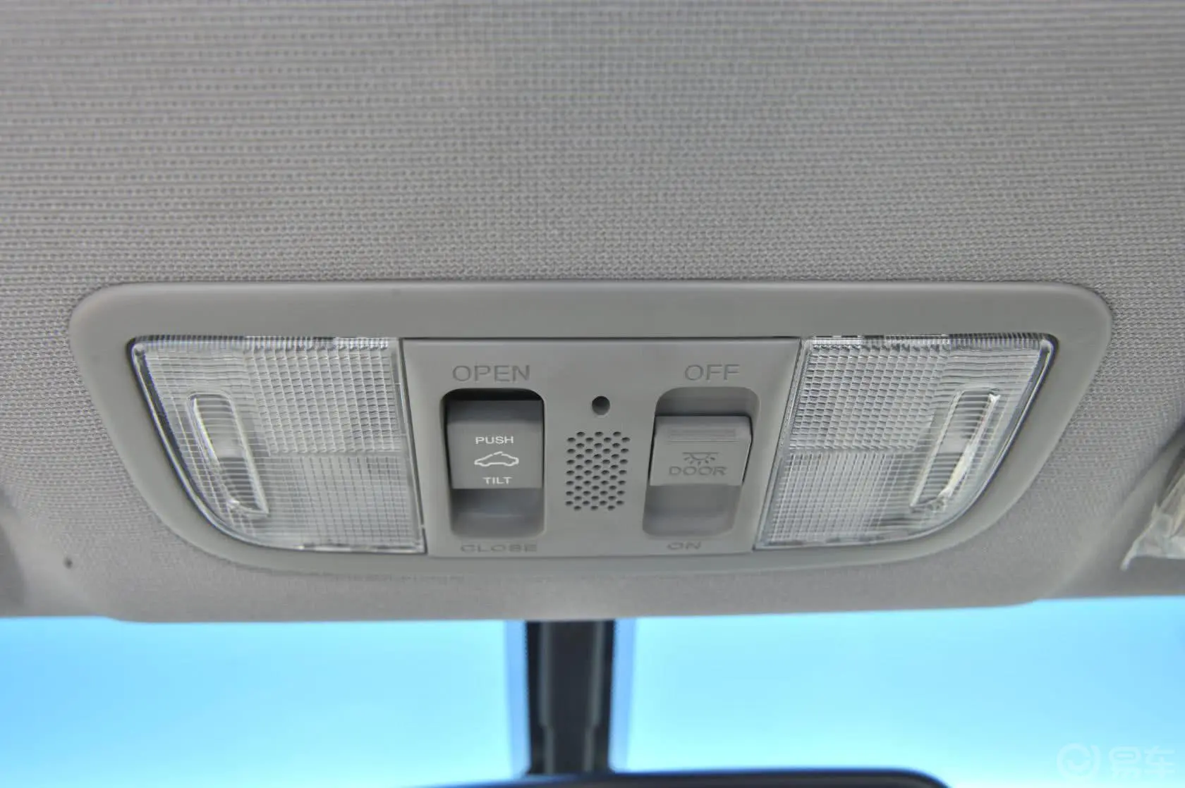 奥德赛2.4L 自动 明鉴版前排车顶中央控制区