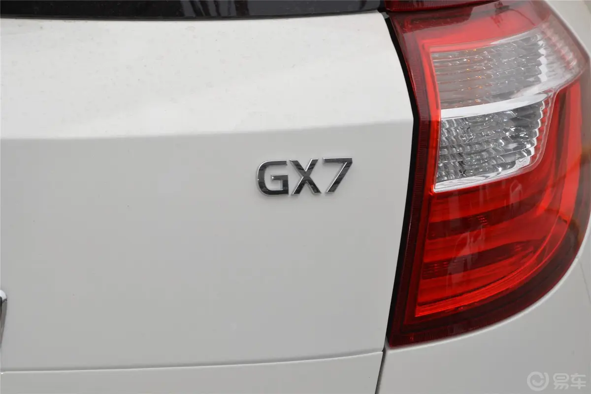 吉利GX72.0L 自动 尊贵型 国5尾标