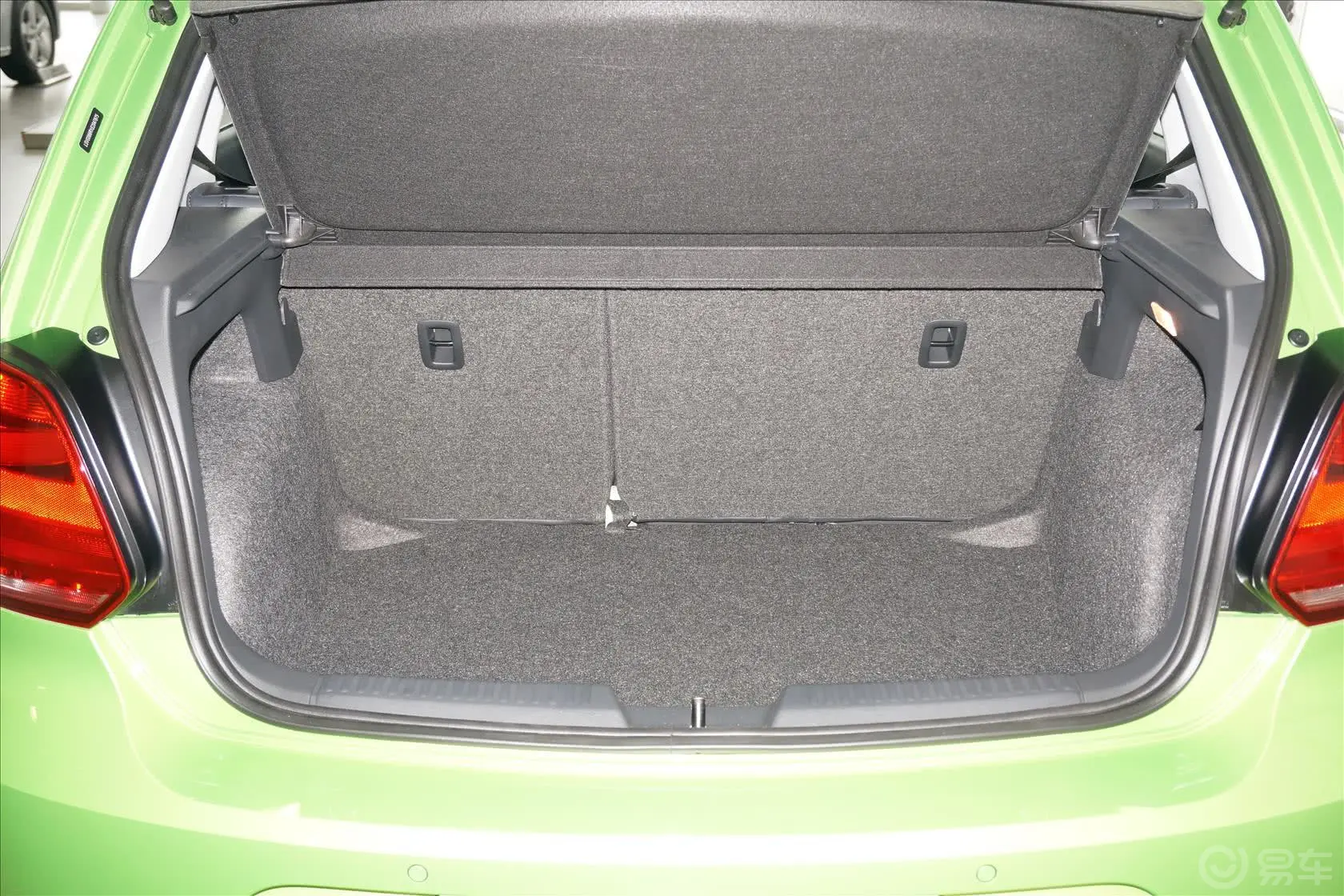 Polo1.6L 自动 豪华版行李箱空间
