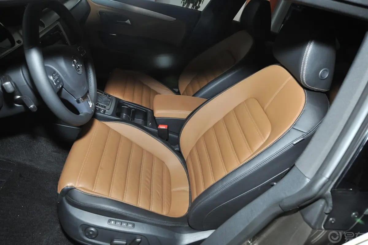 一汽-大众CC1.8T 双离合 豪华型驾驶员座椅