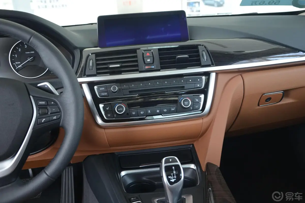 宝马4系双门轿跑车 428i xDrive 豪华设计套装中控台驾驶员方向