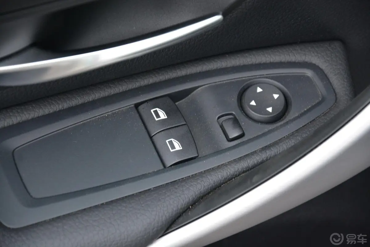 宝马4系双门轿跑车 420i 时尚型车窗升降键