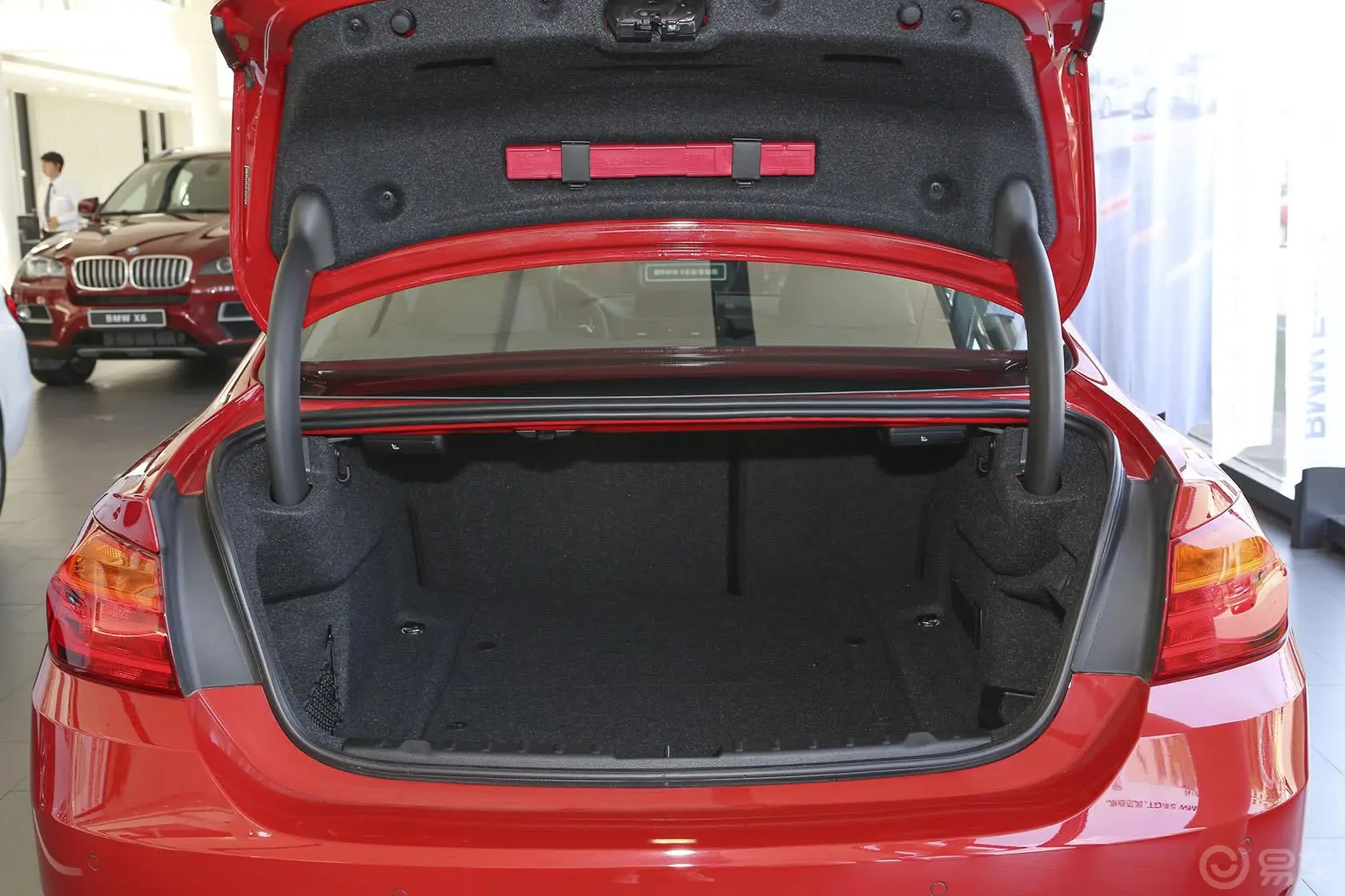 宝马4系双门轿跑车 428i 运动设计套装行李箱空间