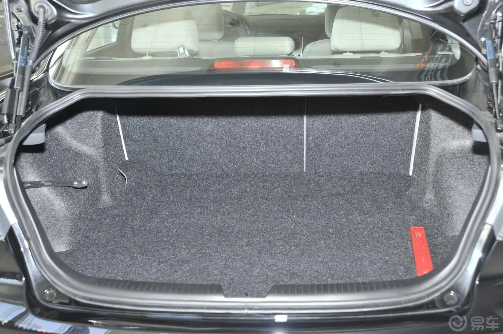 马自达62.0L 手动型行李箱空间