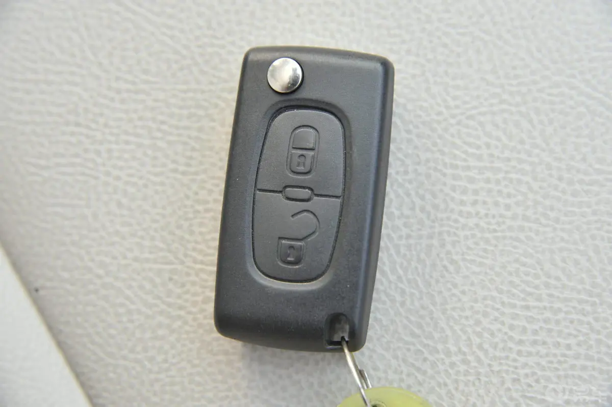 世嘉三厢 1.6L 自动 品享型 VTS版钥匙