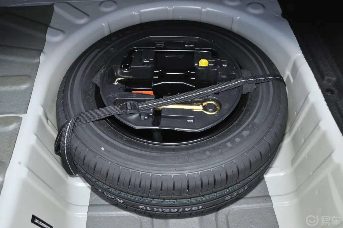 世嘉三厢 1.6L 自动 品享型 VTS版备胎