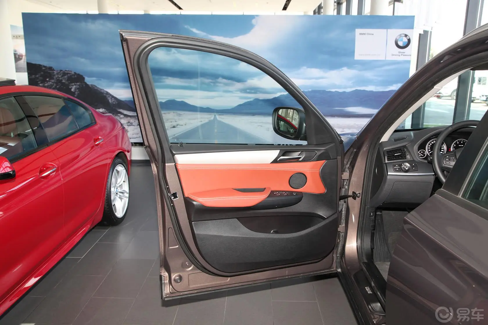 宝马X3(进口)改款 xDrive28i 领先型驾驶员侧车门内门板