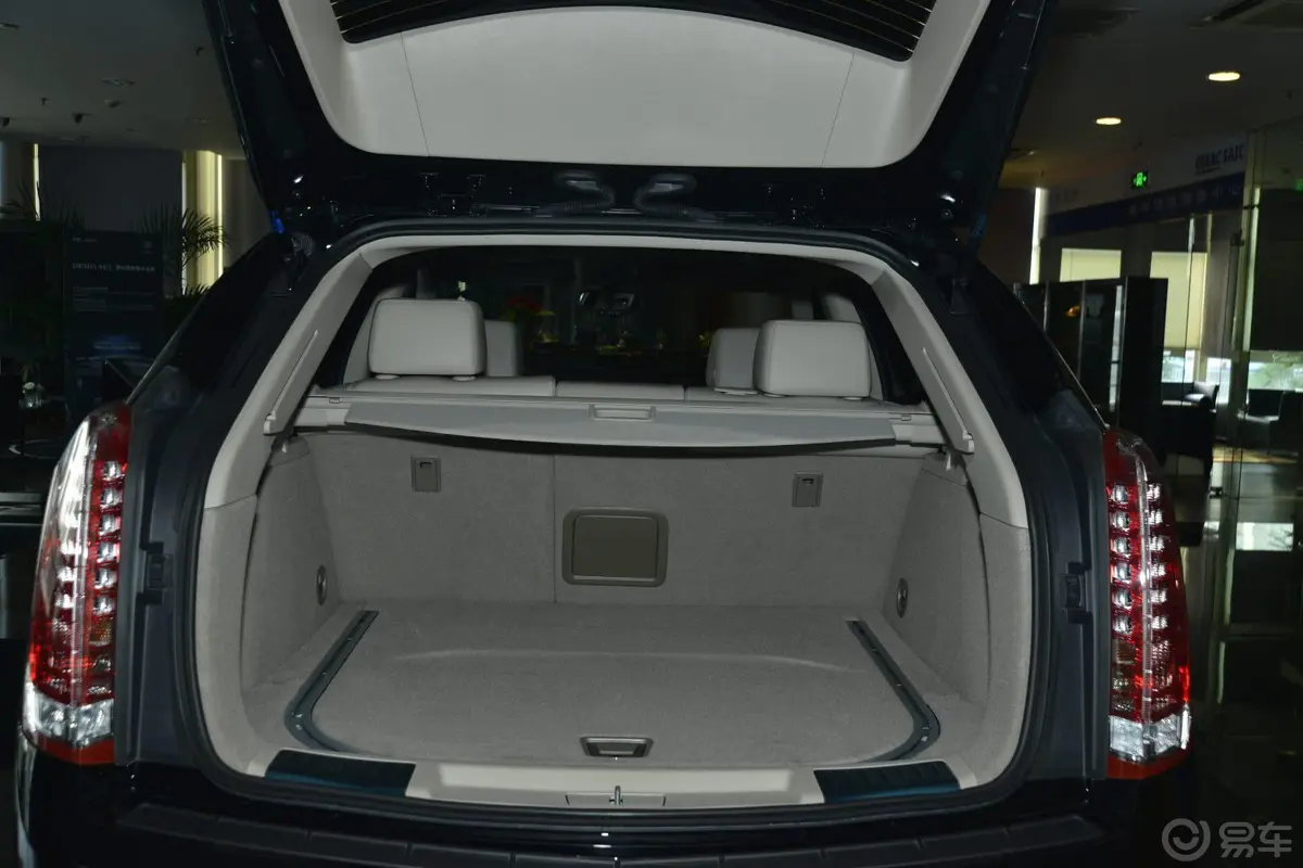 凯迪拉克SRX3.0L 手自一体 豪华型行李箱空间
